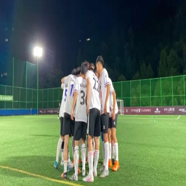 库里季后赛表现再创高峰